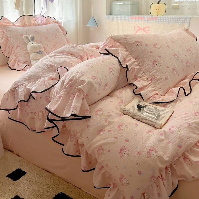 91家纺网 家纺一手货源 找家纺 繁花家居 2025春夏新款学生季韩式云感针织棉大花边木耳边四件套 粉色美蒂