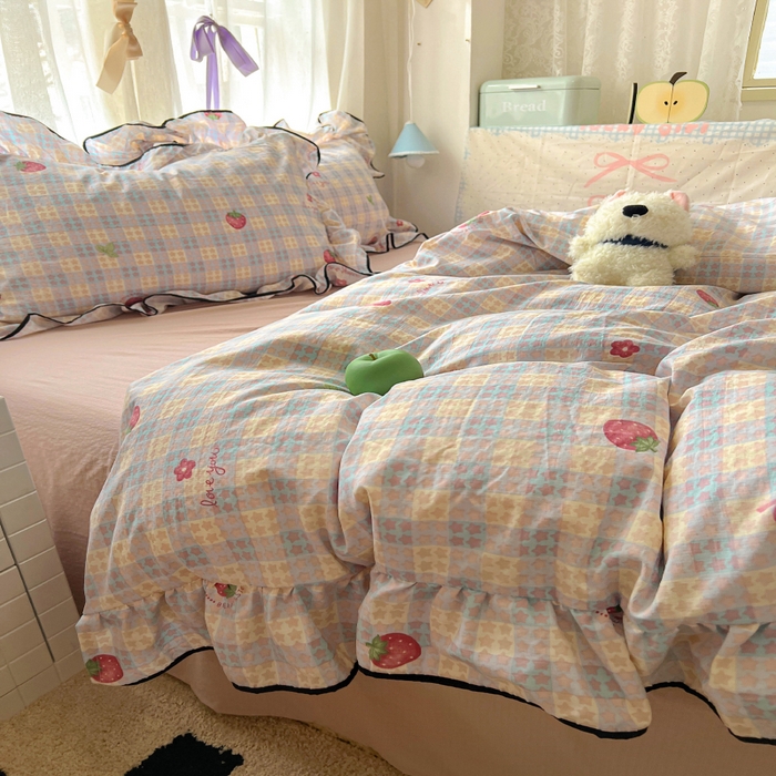 91家纺网 家纺一手货源 找家纺 繁花家居 2025春夏新款学生季韩式云感针织棉大花边木耳边四件套 富山草莓