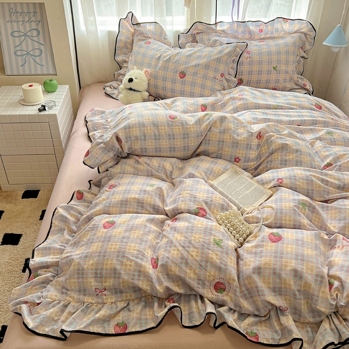 91家纺网 家纺一手货源 找家纺 繁花家居 2025春夏新款学生季韩式云感针织棉大花边木耳边四件套 富山草莓