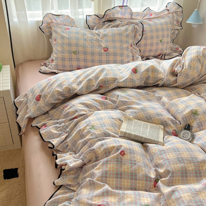 91家纺网 家纺一手货源 找家纺 繁花家居 2025春夏新款学生季韩式云感针织棉大花边木耳边四件套 富山草莓