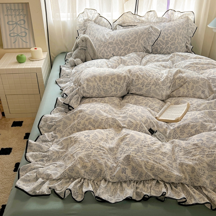 91家纺网 家纺一手货源 找家纺 繁花家居 2025春夏新款学生季韩式云感针织棉大花边木耳边四件套 花枝蝶影