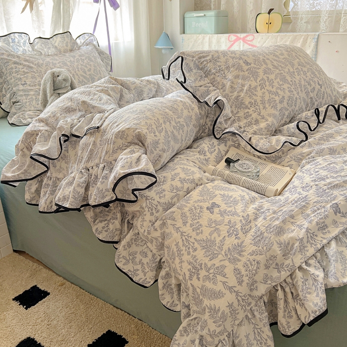 91家纺网 家纺一手货源 找家纺 繁花家居 2025春夏新款学生季韩式云感针织棉大花边木耳边四件套 花枝蝶影