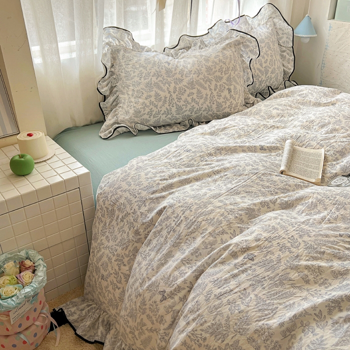 91家纺网 家纺一手货源 找家纺 繁花家居 2025春夏新款学生季韩式云感针织棉大花边木耳边四件套 花枝蝶影