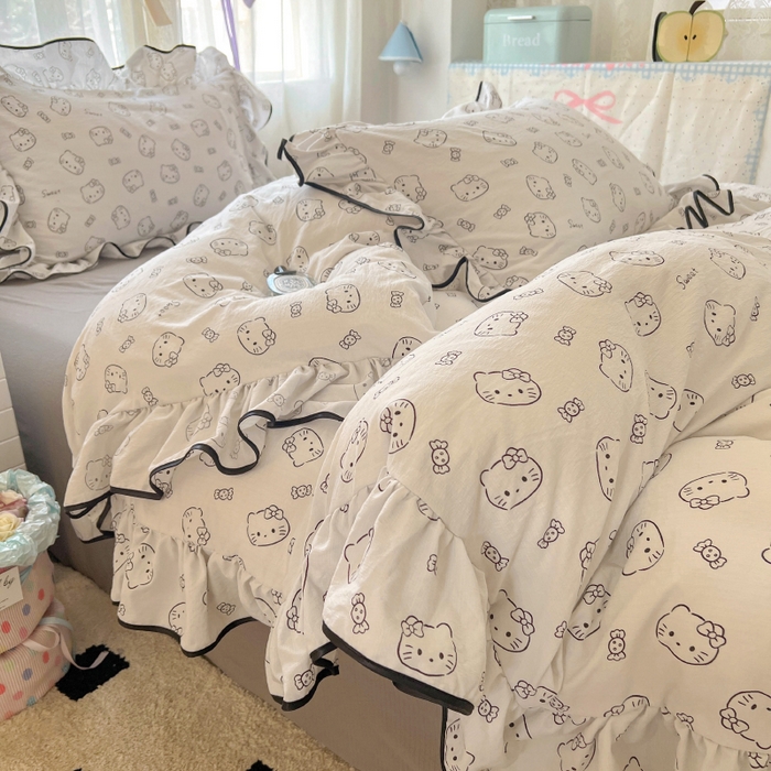 91家纺网 家纺一手货源 找家纺 繁花家居 2025春夏新款学生季韩式云感针织棉大花边木耳边四件套 简笔猫咪