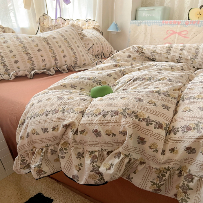 91家纺网 家纺一手货源 找家纺 繁花家居 2025春夏新款学生季韩式云感针织棉大花边木耳边四件套 玫瑰庄园