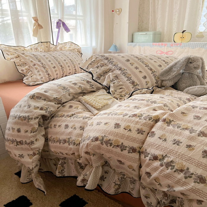 91家纺网 家纺一手货源 找家纺 繁花家居 2025春夏新款学生季韩式云感针织棉大花边木耳边四件套 玫瑰庄园