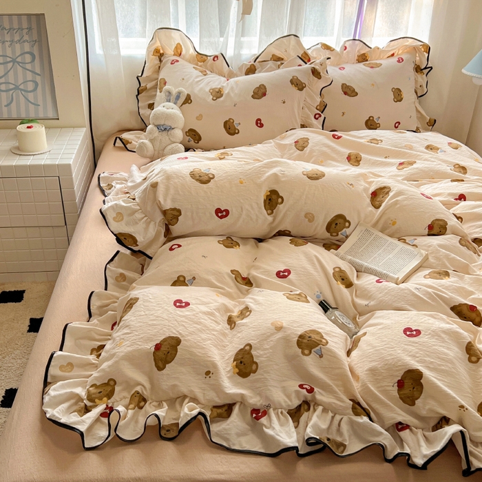 91家纺网 家纺一手货源 找家纺 繁花家居 2025春夏新款学生季韩式云感针织棉大花边木耳边四件套 小熊多多