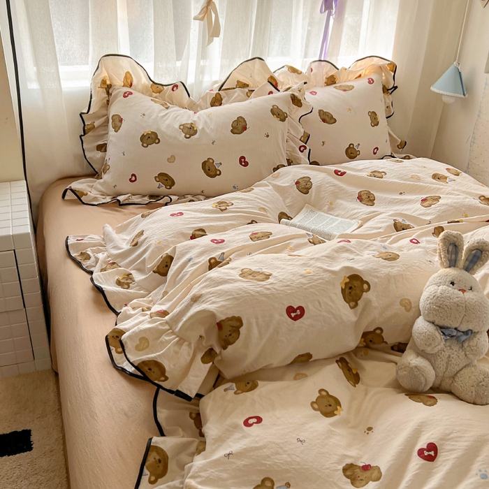 91家纺网 家纺一手货源 找家纺 繁花家居 2025春夏新款学生季韩式云感针织棉大花边木耳边四件套 小熊多多