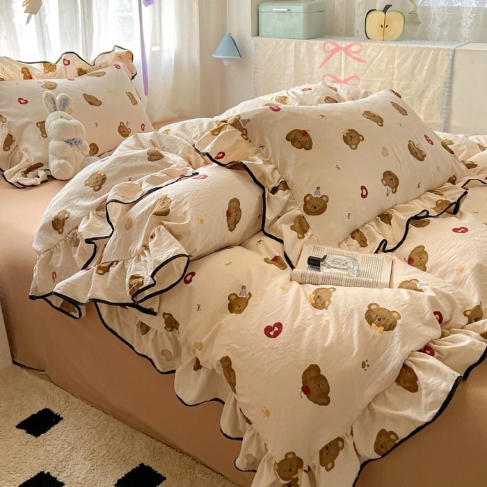 91家纺网 家纺一手货源 找家纺 繁花家居 2025春夏新款学生季韩式云感针织棉大花边木耳边四件套 小熊多多