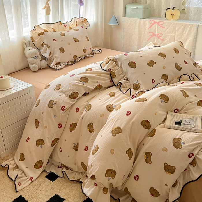 91家纺网 家纺一手货源 找家纺 繁花家居 2025春夏新款学生季韩式云感针织棉大花边木耳边四件套 小熊多多