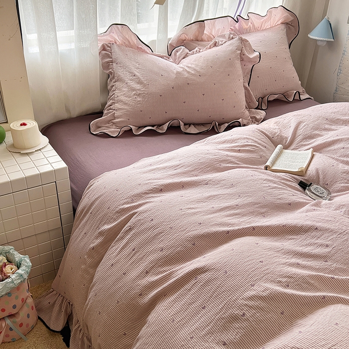 91家纺网 家纺一手货源 找家纺 繁花家居 2025春夏新款学生季韩式云感针织棉大花边木耳边四件套 一见倾心