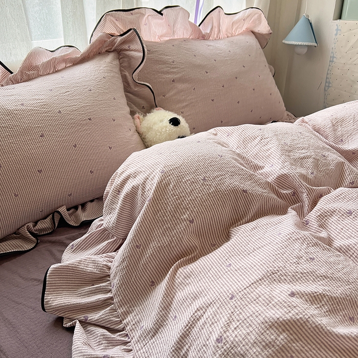 91家纺网 家纺一手货源 找家纺 繁花家居 2025春夏新款学生季韩式云感针织棉大花边木耳边四件套 一见倾心