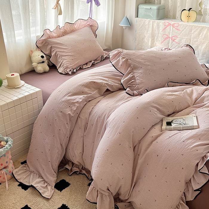 91家纺网 家纺一手货源 找家纺 繁花家居 2025春夏新款学生季韩式云感针织棉大花边木耳边四件套 一见倾心