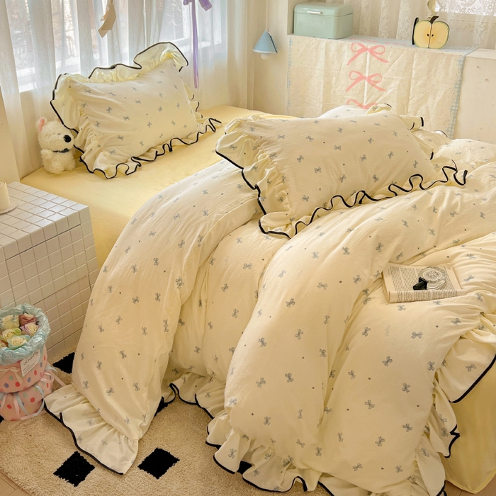 91家纺网 家纺一手货源 找家纺 繁花家居 2025春夏新款学生季韩式云感针织棉大花边木耳边四件套 芝士少女心结