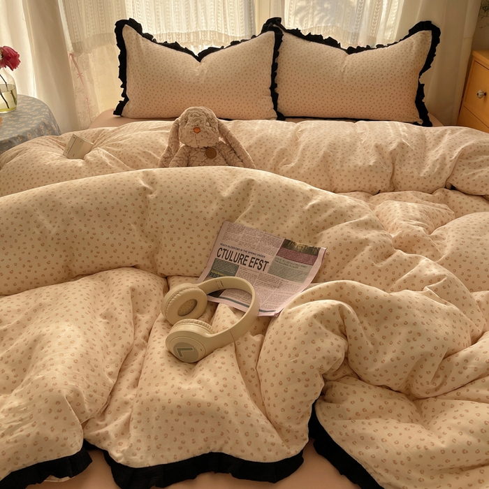 91家纺网 家纺一手货源 找家纺 繁花家居 2025春夏新款学生季韩式云感针织棉大花边木耳边四件套 加州甜心