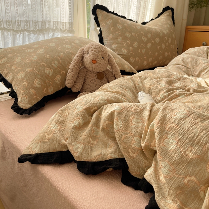 91家纺网 家纺一手货源 找家纺 繁花家居 2025春夏新款学生季韩式云感针织棉大花边木耳边四件套 晚秋