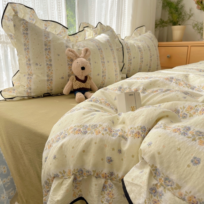 91家纺网 家纺一手货源 找家纺 繁花家居 2025春夏新款学生季韩式云感针织棉大花边木耳边四件套 只此青绿