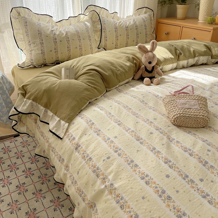 91家纺网 家纺一手货源 找家纺 繁花家居 2025春夏新款学生季韩式云感针织棉大花边木耳边四件套 只此青绿