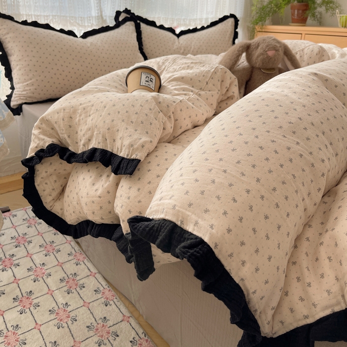 91家纺网 家纺一手货源 找家纺 繁花家居 2025春夏新款学生季韩式云感针织棉大花边木耳边四件套 庄园蝶梦