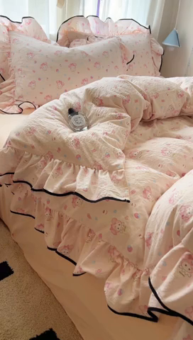 91家纺网 家纺一手货源 找家纺 繁花家居 2025春夏新款学生季韩式云感针织棉大花边木耳边四件套 粉色美蒂