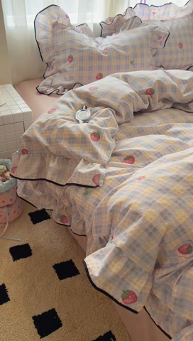 91家纺网 家纺一手货源 找家纺 繁花家居 2025春夏新款学生季韩式云感针织棉大花边木耳边四件套 富山草莓