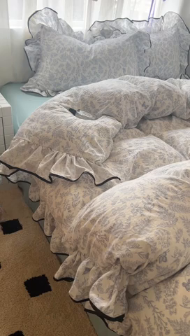 91家纺网 家纺一手货源 找家纺 繁花家居 2025春夏新款学生季韩式云感针织棉大花边木耳边四件套 花枝蝶影