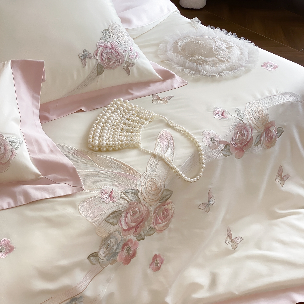 91家纺网 家纺一手货源 找家纺 （总）佳汐蓝家纺 2025春夏新款天丝棉蝶舞繁花绣花天丝四件套