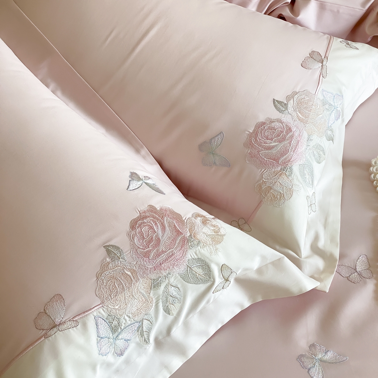 91家纺网 家纺一手货源 找家纺 （总）佳汐蓝家纺 2025春夏新款贡缎长绒棉蝶梦花缘四件套