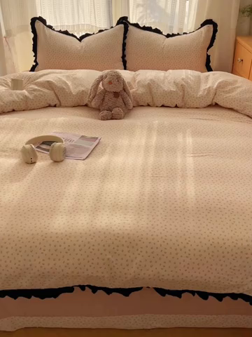 91家纺网 家纺一手货源 找家纺 繁花家居 2025春夏新款学生季韩式云感针织棉大花边木耳边四件套 加州甜心