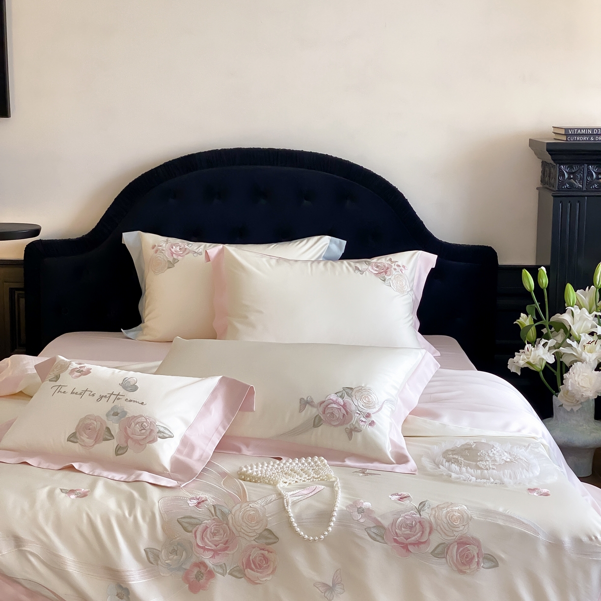 91家纺网 家纺一手货源 找家纺 佳汐蓝家纺 2025春夏新款天丝棉蝶舞繁花绣花天丝四件套 蝶舞繁花·粉