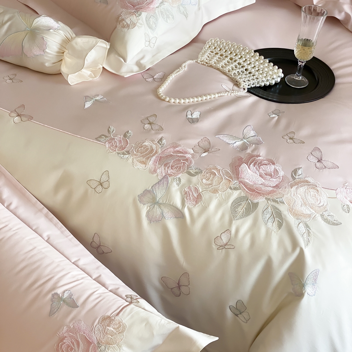 91家纺网 家纺一手货源 找家纺 佳汐蓝家纺 2025春夏新款贡缎长绒棉蝶梦花缘四件套 蝶梦花缘·粉