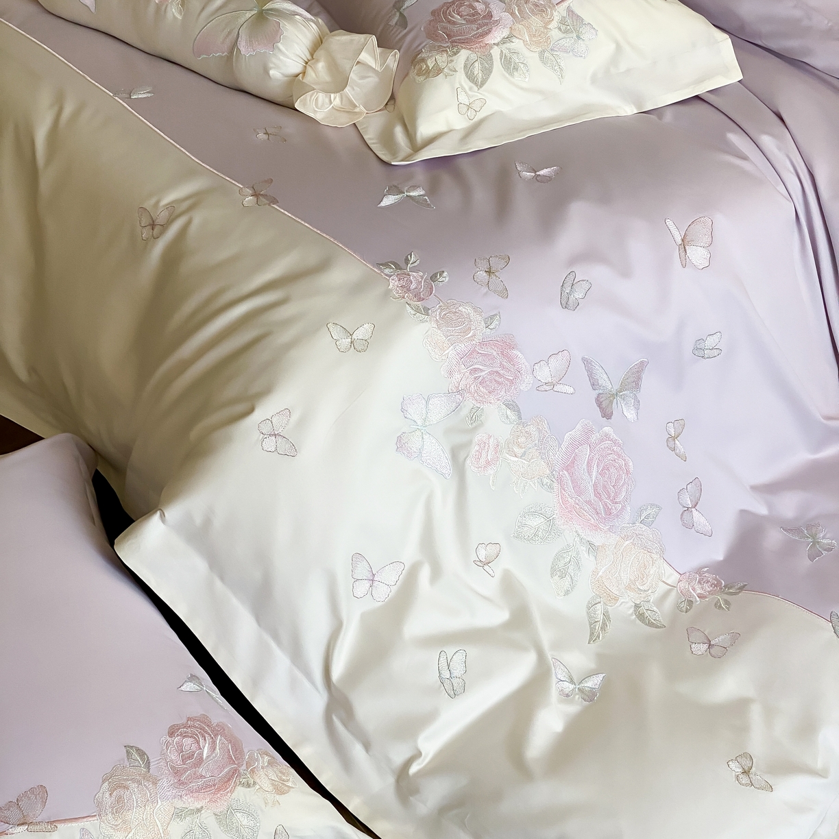 91家纺网 家纺一手货源 找家纺 佳汐蓝家纺 2025春夏新款贡缎长绒棉蝶梦花缘四件套 蝶梦花缘·紫