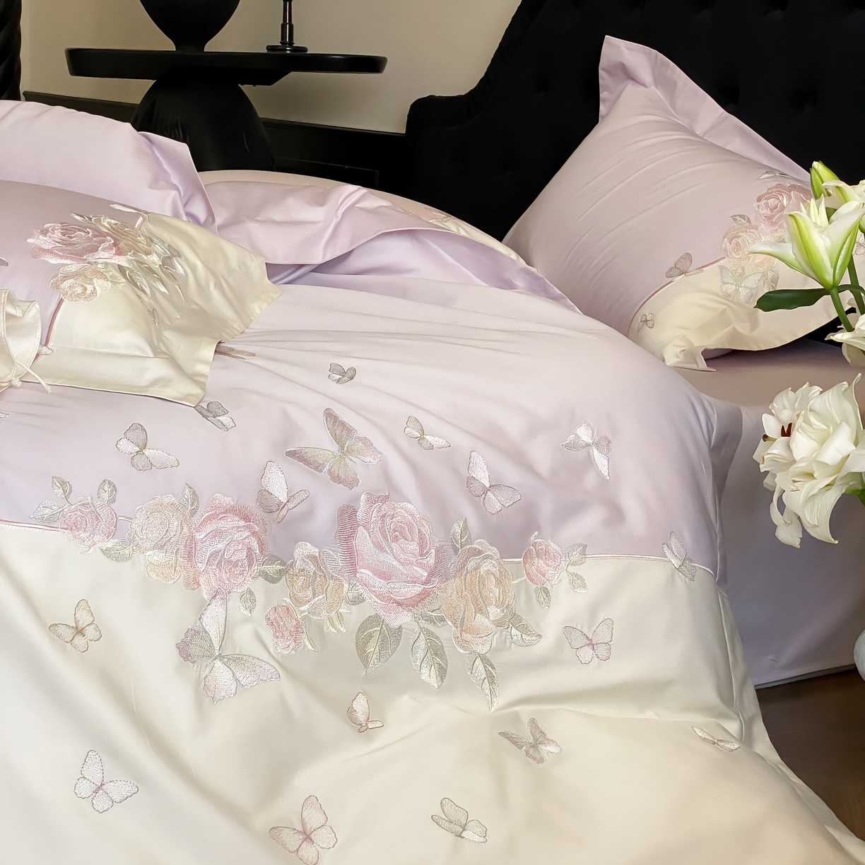 91家纺网 家纺一手货源 找家纺 佳汐蓝家纺 2025春夏新款贡缎长绒棉蝶梦花缘四件套 蝶梦花缘·紫