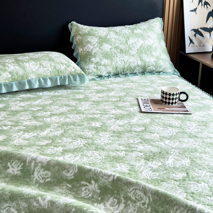 91家纺网 家纺一手货源 找家纺 情煊家纺 2025新款PE高分子凉感丝凉席-床裙款 床裙款-玫瑰-绿色