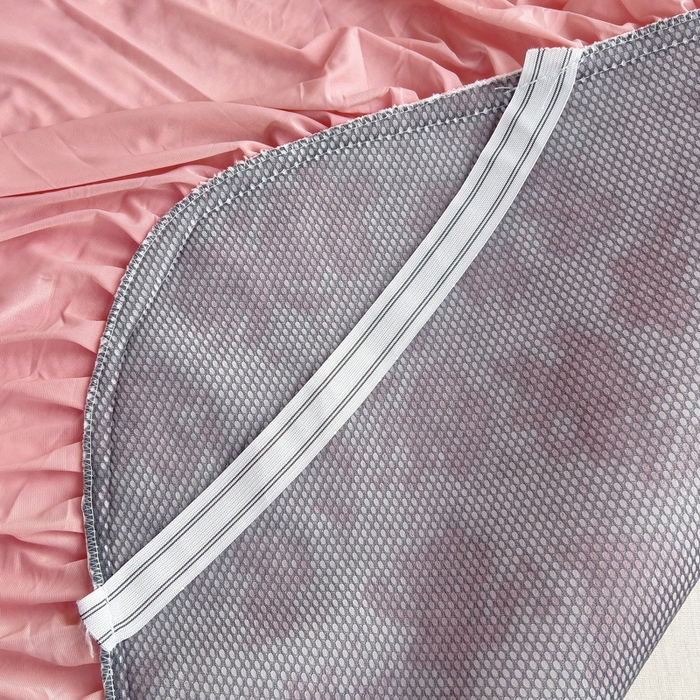 91家纺网 家纺一手货源 找家纺 情煊家纺 2025新款PE高分子凉感丝凉席-床裙款 床裙款-玫瑰-粉色