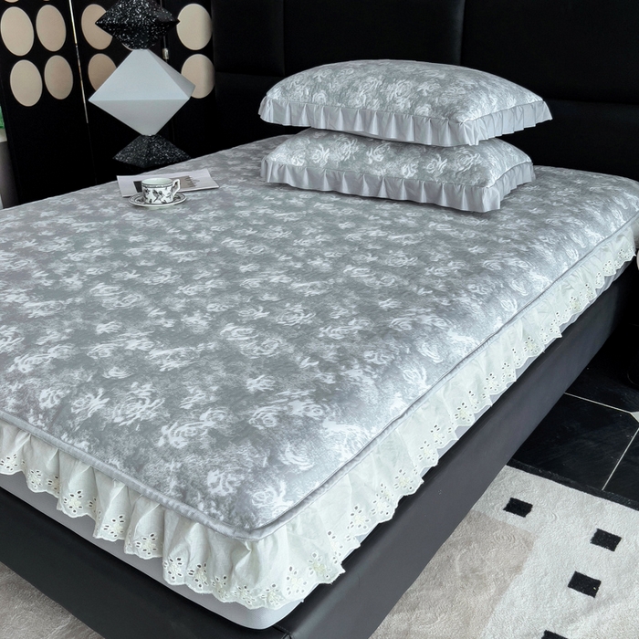 91家纺网 家纺一手货源 找家纺 情煊家纺 2025新款PE高分子凉感丝凉席-花边款 花边款-玫瑰-灰色