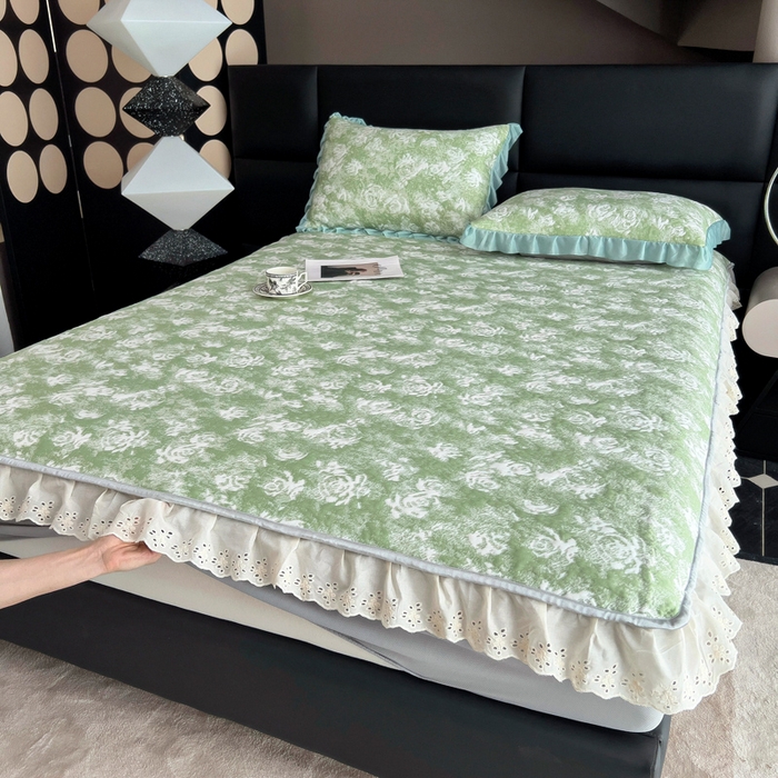 91家纺网 家纺一手货源 找家纺 情煊家纺 2025新款PE高分子凉感丝凉席-花边款 花边款-玫瑰-绿色