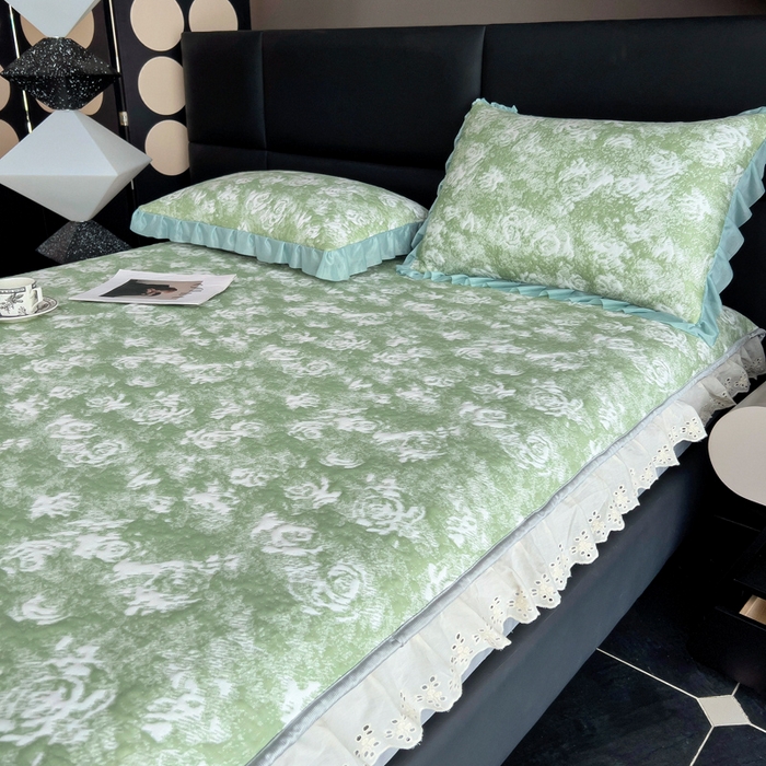 91家纺网 家纺一手货源 找家纺 情煊家纺 2025新款PE高分子凉感丝凉席-花边款 花边款-玫瑰-绿色