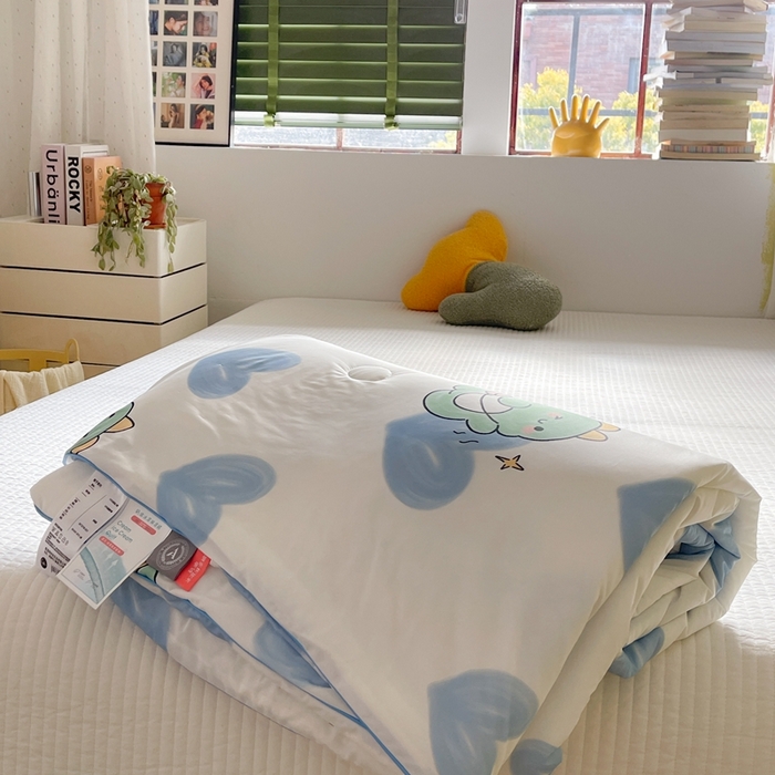 91家纺网 家纺一手货源 找家纺 暖生活 2025新款冰激淋凉感丝夏被系列