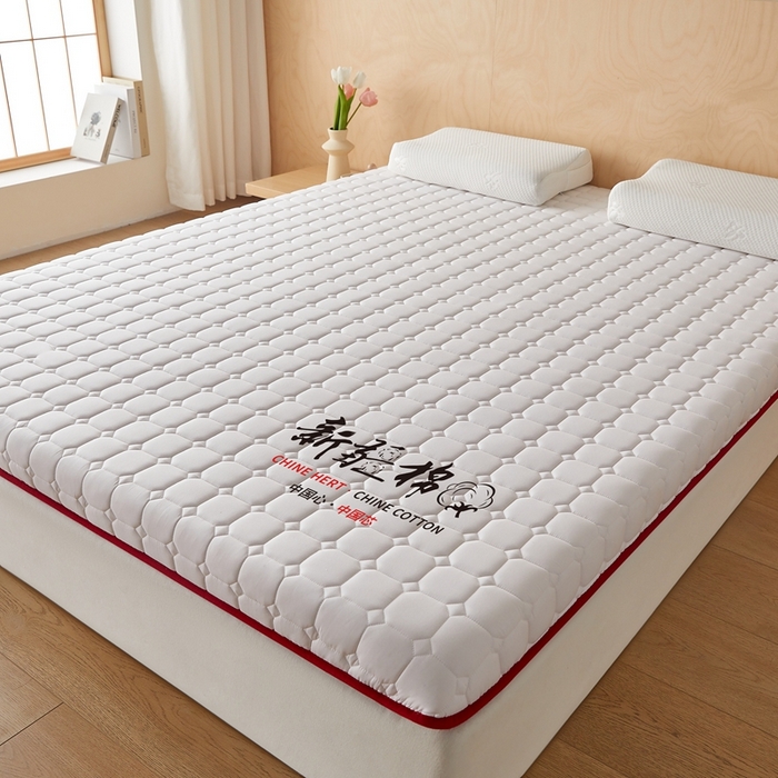 91家纺网 家纺一手货源 找家纺 鹿辉家居（原吉欧力） 2025新款亲肤棉新疆棉花床垫-大床 新疆棉红