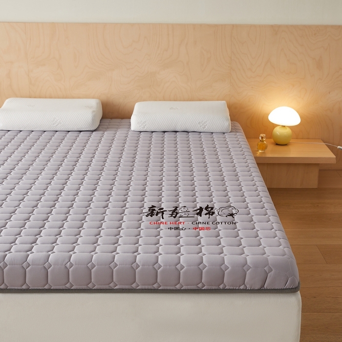 91家纺网 家纺一手货源 找家纺 鹿辉家居（原吉欧力） 2025新款亲肤棉新疆棉花床垫-大床 新疆棉灰
