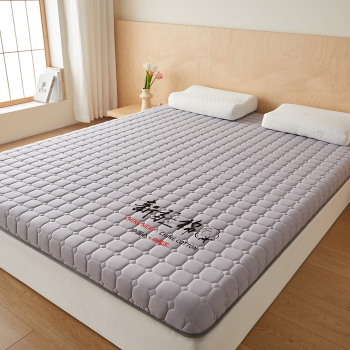 91家纺网 家纺一手货源 找家纺 鹿辉家居（原吉欧力） 2025新款亲肤棉新疆棉花床垫-大床 新疆棉灰