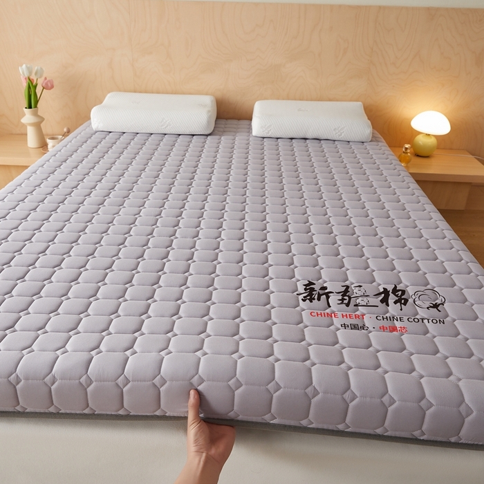 91家纺网 家纺一手货源 找家纺 鹿辉家居（原吉欧力） 2025新款亲肤棉新疆棉花床垫-大床 新疆棉灰