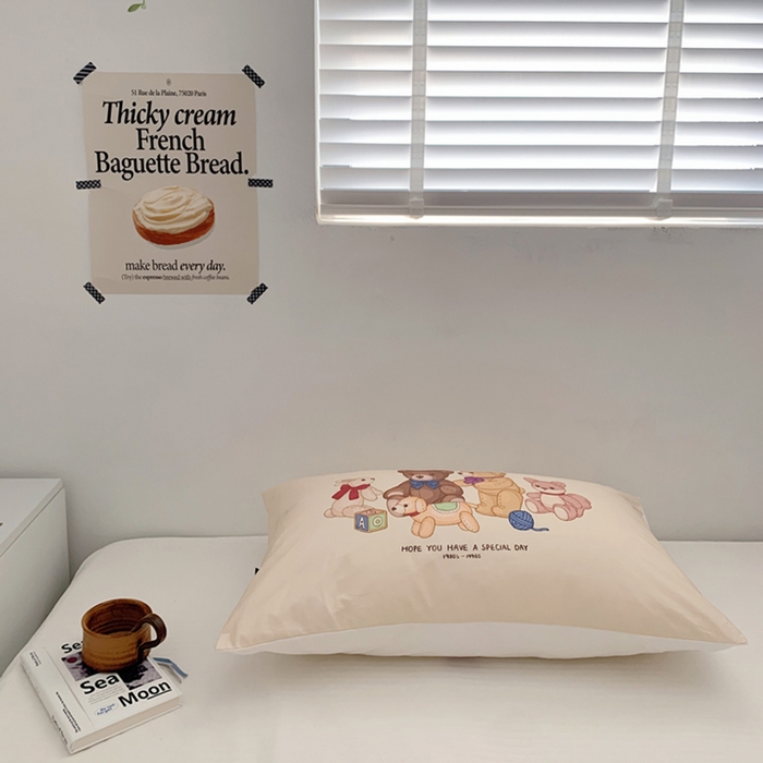 91家纺网 家纺一手货源 找家纺 柚可家居 2024新款小熊定版数码印花全棉单枕套 黄色小熊定版枕套