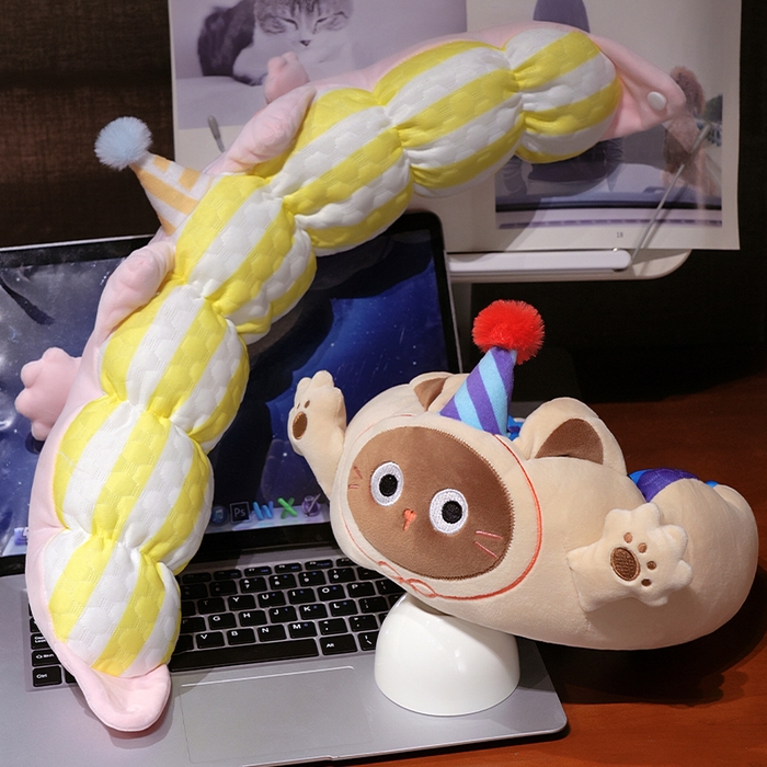 91家纺网 家纺一手货源 找家纺 仟亿莱2025新款小手打开冰豆豆毛毛虫U枕 冰豆豆毛毛虫粉猫-2