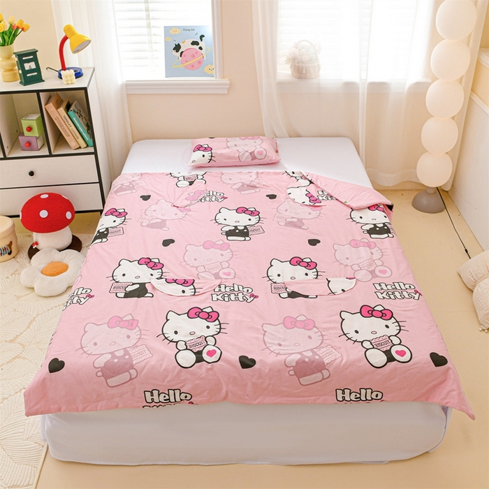 91家纺网 家纺一手货源 找家纺 名兮家居 2025新款正版授权全棉儿童护肚防踢盖毯 防踢被-爱心kt