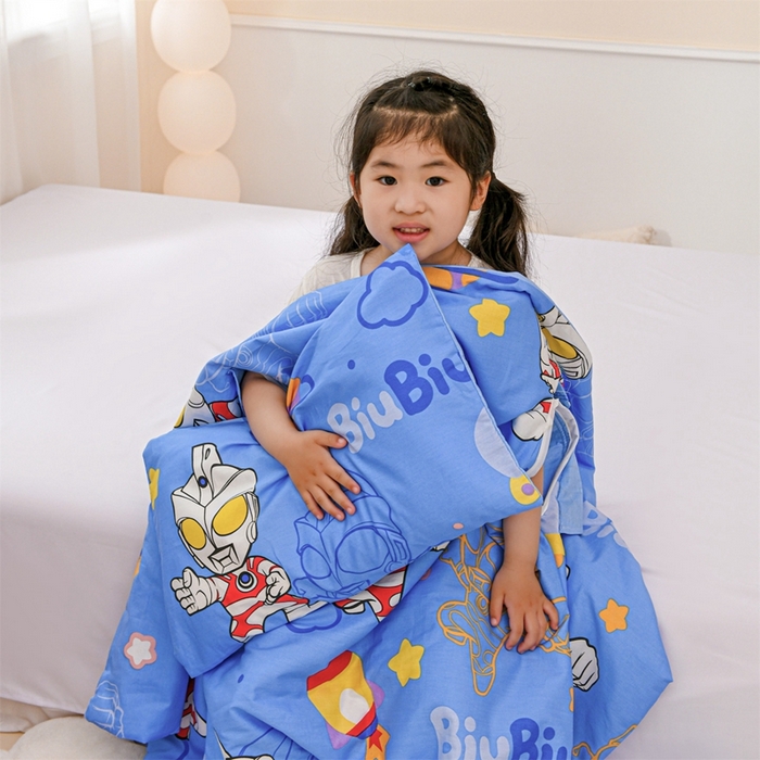 91家纺网 家纺一手货源 找家纺 名兮家居 2025新款正版授权全棉儿童护肚防踢盖毯 防踢被-光线王子