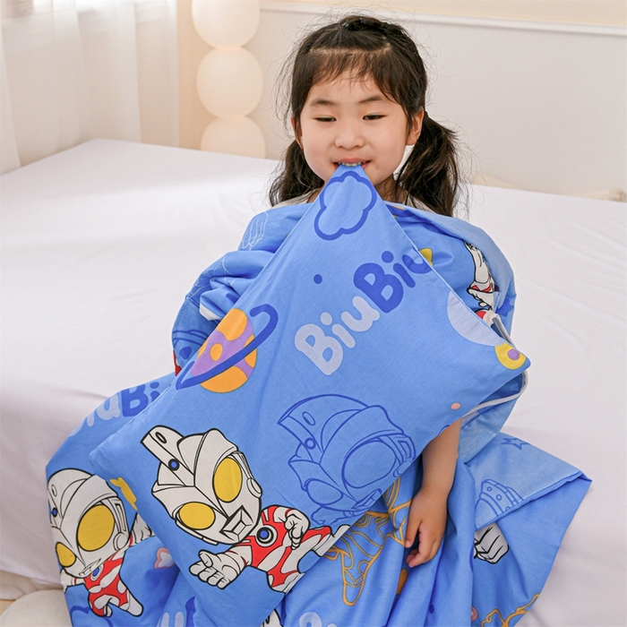 91家纺网 家纺一手货源 找家纺 名兮家居 2025新款正版授权全棉儿童护肚防踢盖毯 防踢被-光线王子