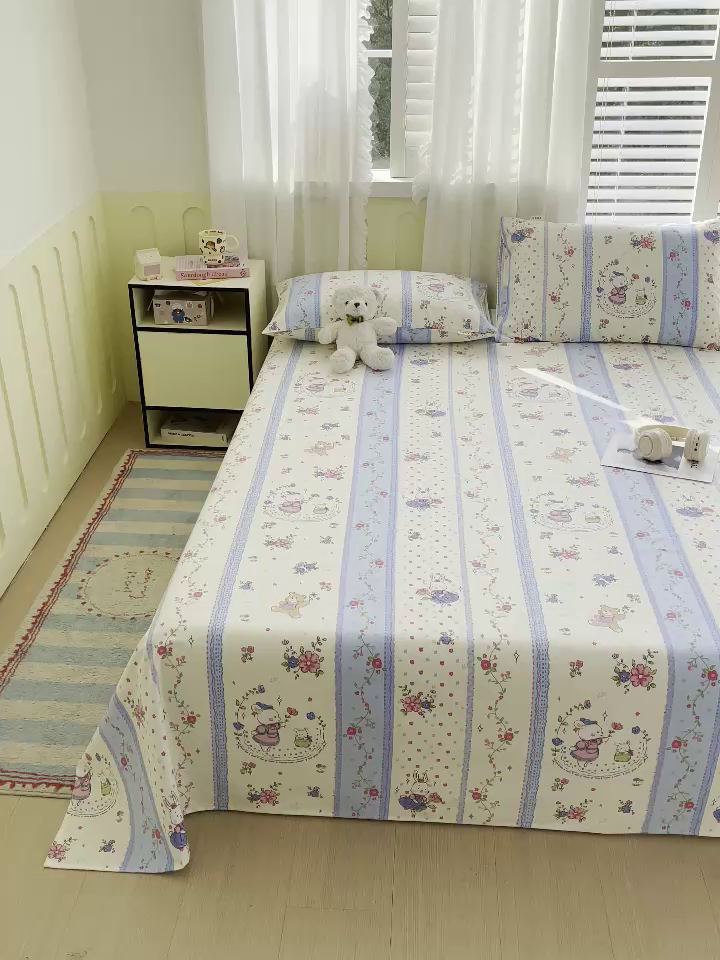 91家纺网 家纺一手货源 找家纺 金鑫汇家纺 2025新款A类全棉老粗布床单 老粗布·快乐萌兔蓝