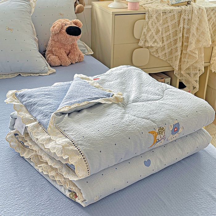 91家纺网 家纺一手货源 找家纺 恋之语 2025春夏新款云感全棉纯棉花边款夏被夏凉被空调被四件套套件